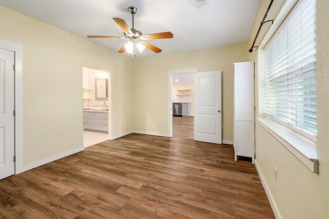 Building Photo - 337 Wilbarger Point