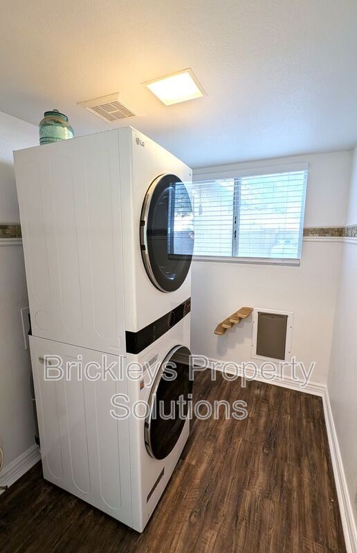 Building Photo - 2363 W Hemlock Ct
