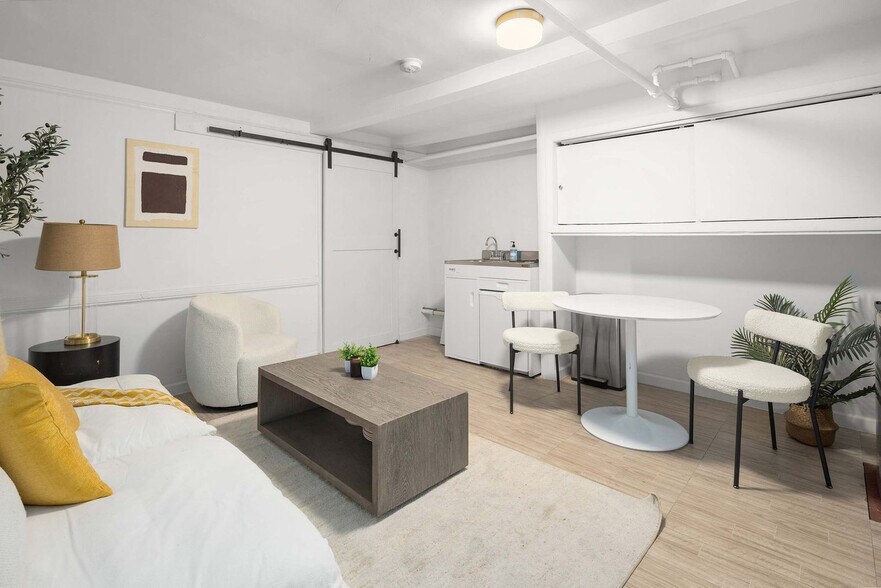 Building Photo - 173 N 7th St