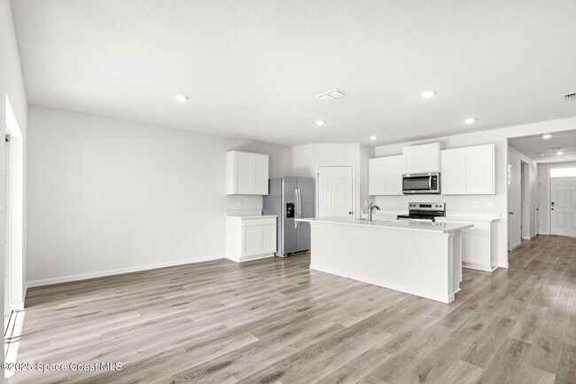 Building Photo - 542 Hamy St