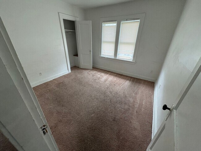 Building Photo - 128-130 Haldy Avenue