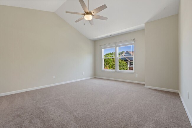 Building Photo - 3 Bedroom Townhouse in Braddock Park Community - Available May 8!