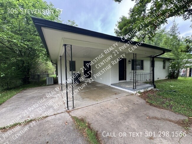 Building Photo - 305 Stevenson St