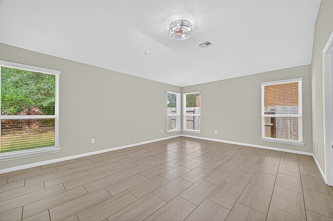 Building Photo - 17506 Waeback Dr