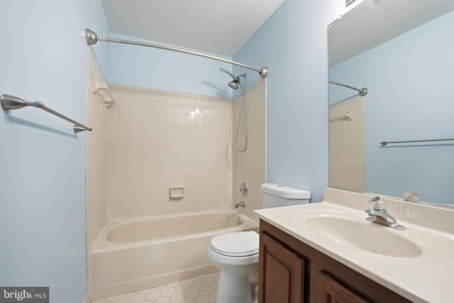 Building Photo - 9236 Northedge Dr