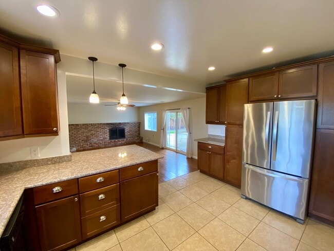 Building Photo - Quiet and Comfortable West San Jose Home