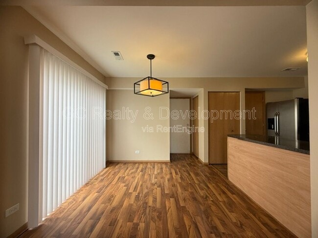 Building Photo - 782 Symphony Dr