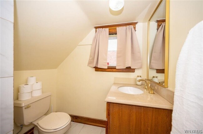 Building Photo - 98 E Delavan Ave