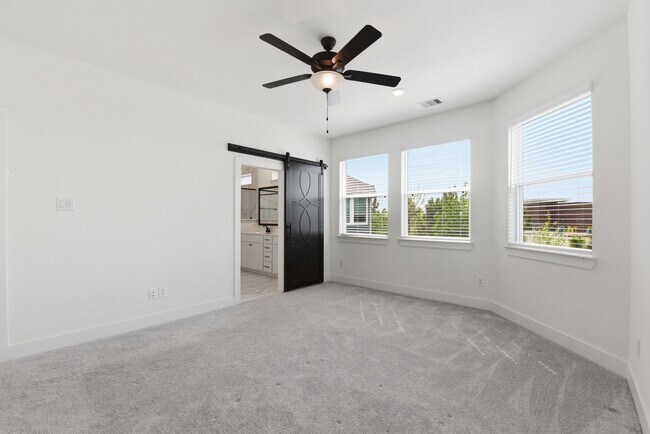 Building Photo - 15155 Colorado Bnd Pk Dr