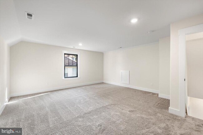 Building Photo - 111 Huntington Hills Ln