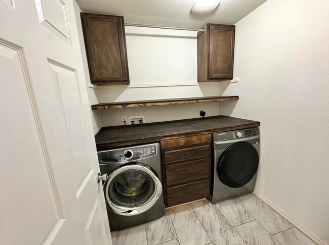 Building Photo - 224 Mulberry Dr