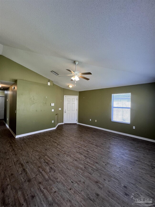 Building Photo - 120 Nivana Dr