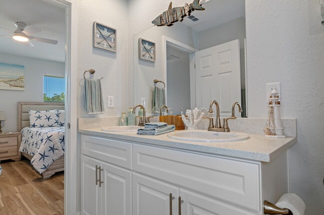 Building Photo - 10244 W Waterlander Lp