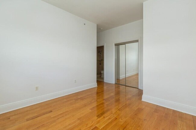 Building Photo - 809-815 22nd St