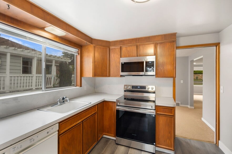 Building Photo - 4731 49th Ave NE