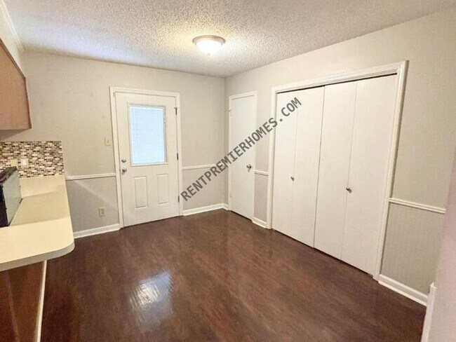 Building Photo - 238 Briarpatch Ln