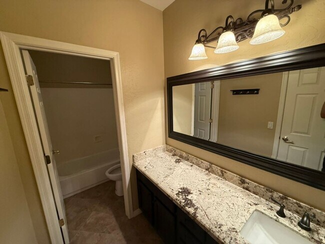 Building Photo - Beautiful 6 Bedroom - 4 Bath w/Private Poo...