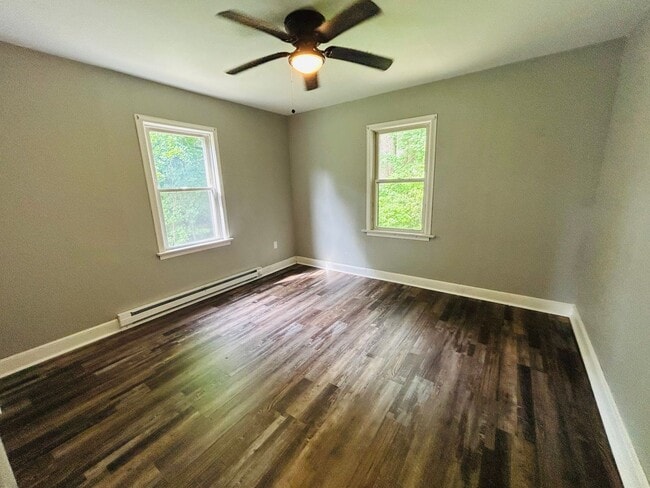 Building Photo - Cute 3 bedroom house located in East Stroudsburg Borough!