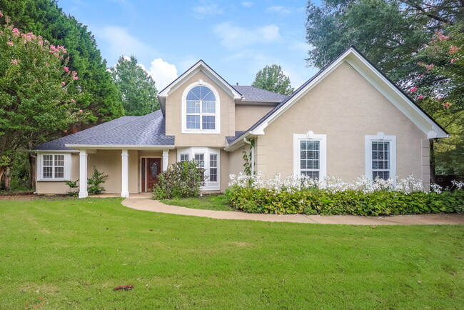 Building Photo - 130 Woodlake Dr