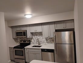 Building Photo - 226 Elmwood Ave