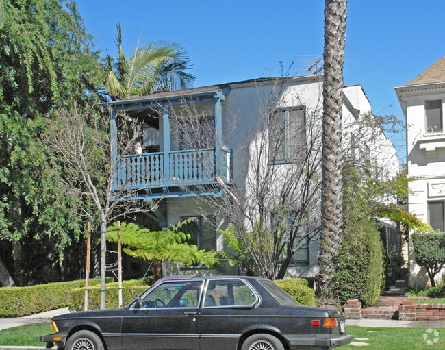 Building Photo - 148 S Elm Dr