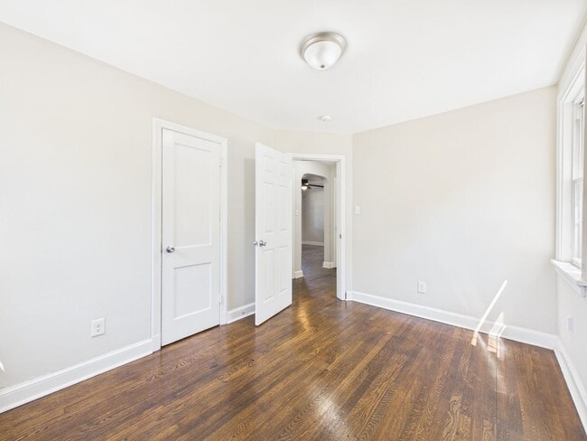 Building Photo - 4605 Eastover Ave
