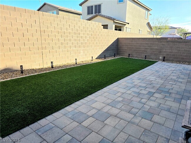 Building Photo - 2882 Timber Country Rd