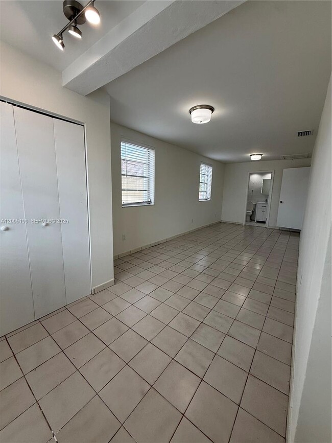 Building Photo - 7231 NW 2nd Terrace