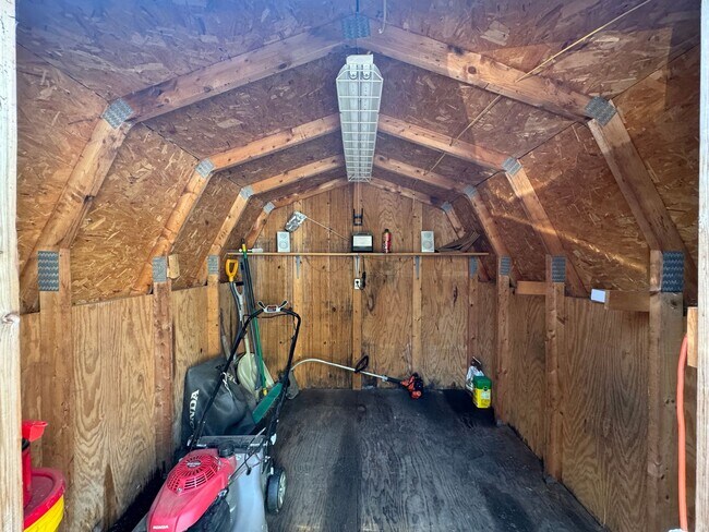 Building Photo - 3BD/1.5BA South Portland Single Family Home!! W/D In-Unit & Storage in Basement & Shed! Available...