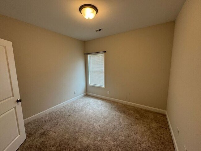 Building Photo - Great home in New Market