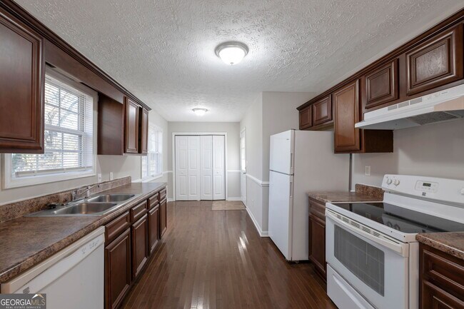 Building Photo - 30 Vickie Dr