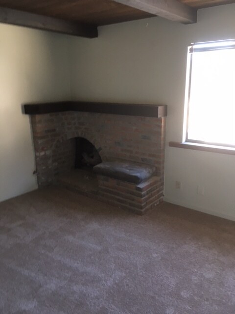 Building Photo - 33037 Agua Dulce Canyon Rd