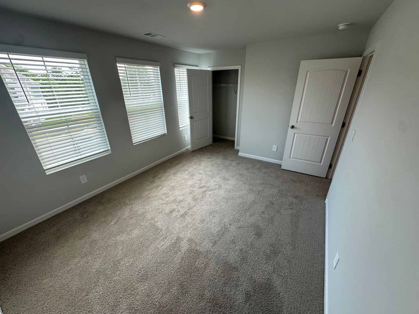 Building Photo - 812 Quinn Dr