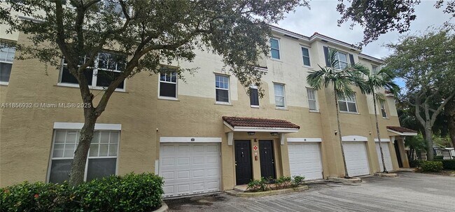 Building Photo - 5800 W Sample Rd