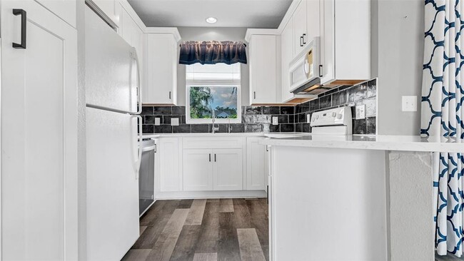 Building Photo - 12257 Country White Cir