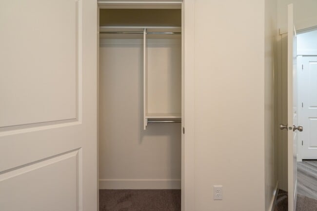 Building Photo - Small Dog Friendly Home With RV Parking