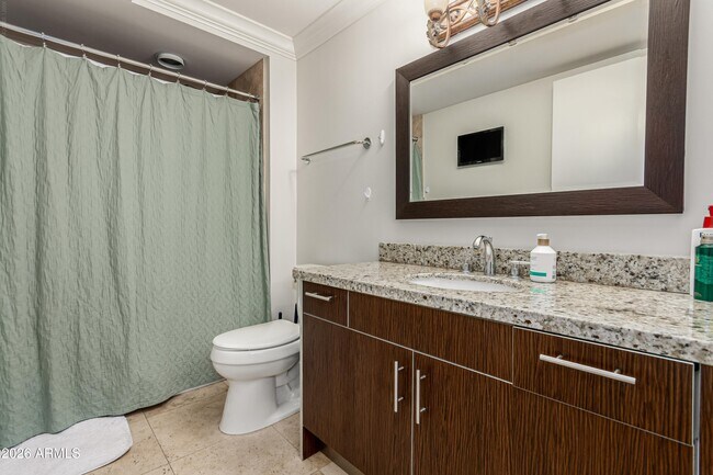 Building Photo - 7137 E Rancho Vista Dr
