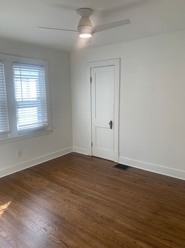 Building Photo - GREAT LOCATION!  Charming Crescent Hill Home - 2 bedroom/1 bathroom single family home