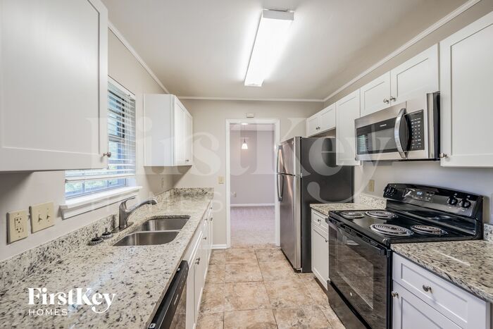 Building Photo - 2532 Janice Cir NE
