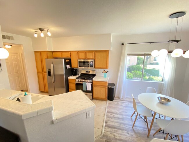 Building Photo - FULLY FURNISHED GREAT 2 BEDROOM! ALL APPLI...