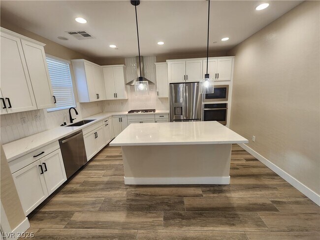 Building Photo - 2209 Fish Hawk St