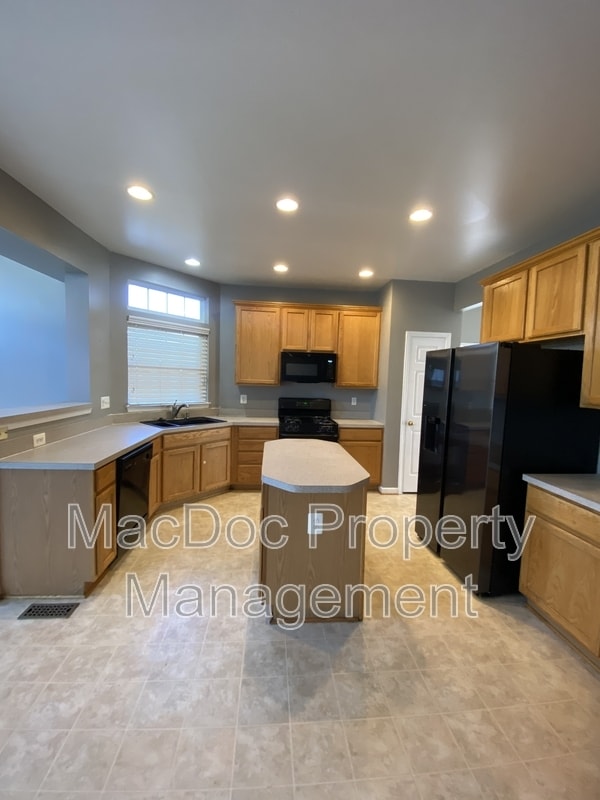 Building Photo - 5619 Joshua Tree Cir