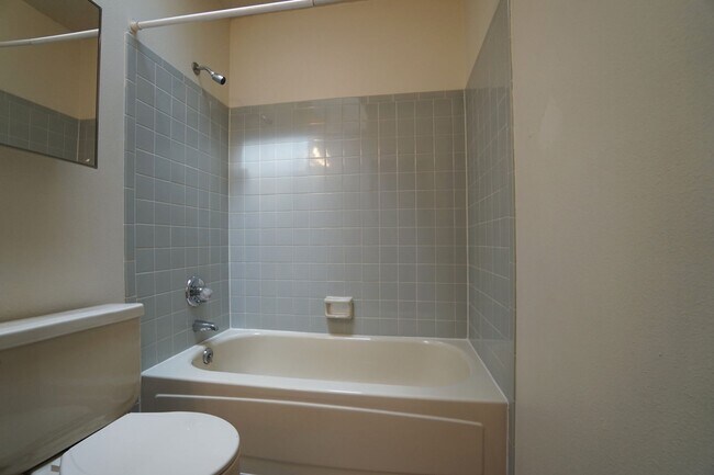 Building Photo - 1155 Popes Valley Dr