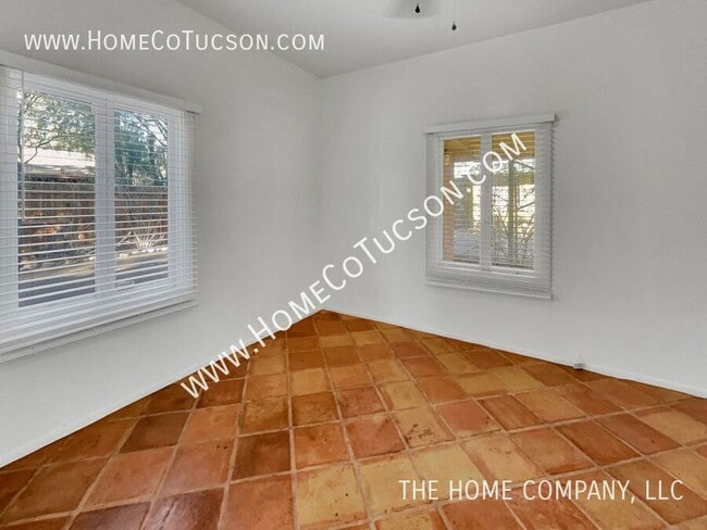 Building Photo - 1509 E Blacklidge Dr