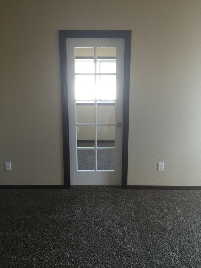 Building Photo - Quality Built Twinhome North Bismarck 2Bedroom 1 1/2 Bath SORRY NO PETS!!