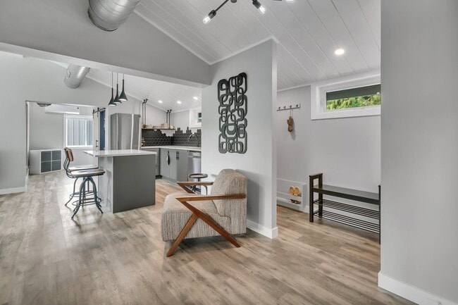 Building Photo - Private ADU available in Burien (garages n...