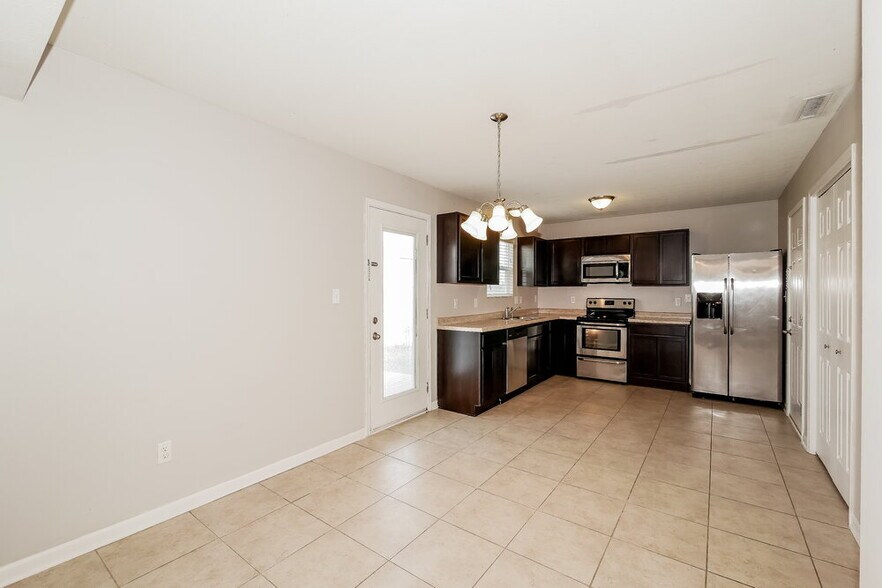 Building Photo - 8042 Grove Berry Way