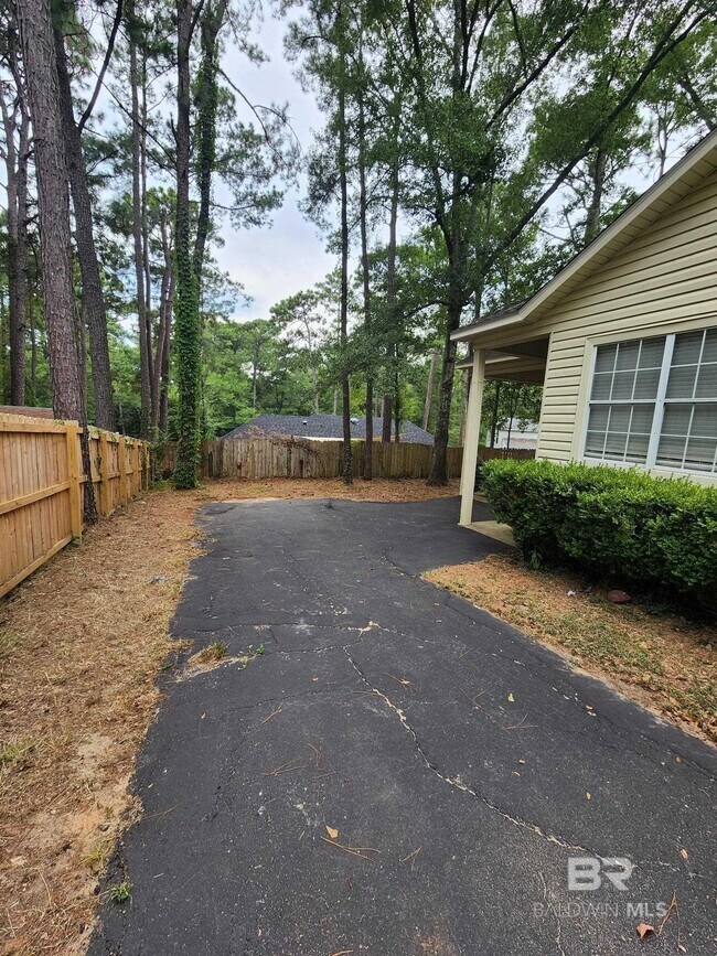 Building Photo - 100 Dunbar Loop