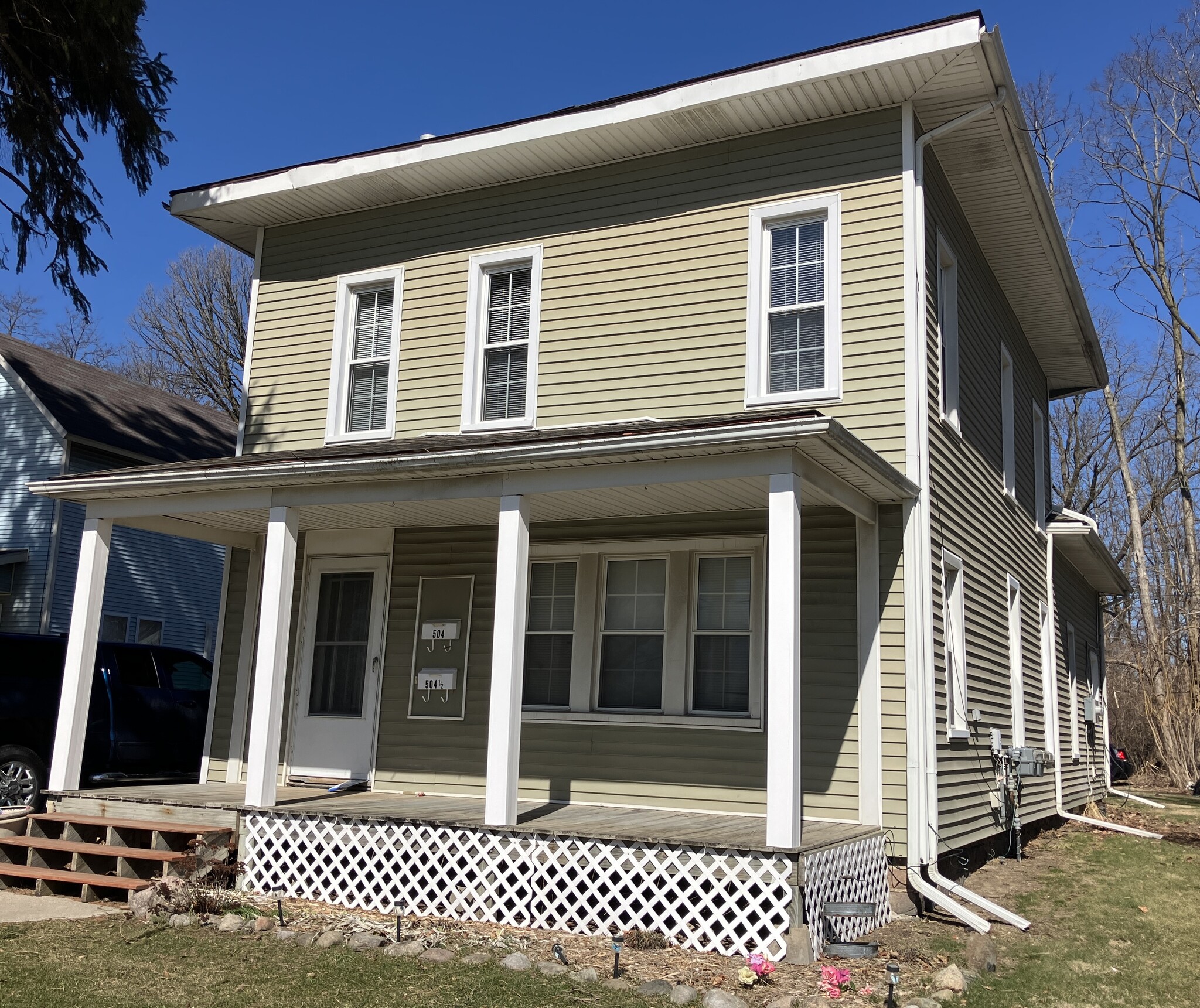 Building Photo - 504 E Clinton St.