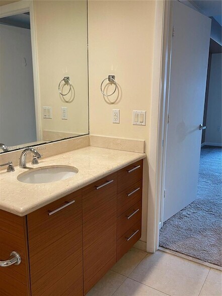 Building Photo - 50 Biscayne Blvd